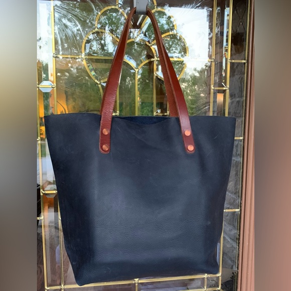 KMM & Co Navy Kodiak Tote! - Picture 1 of 9